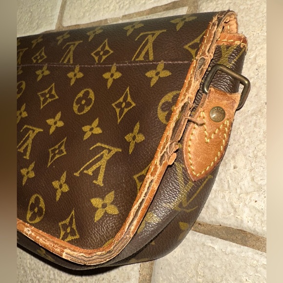 Louis Vuitton Clutch/Crossbody - Picture 3 of 13
